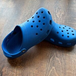 CROCS Shoes in Bright Blue